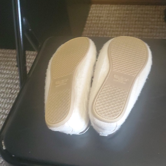 Slippers - Picture 2 of 2